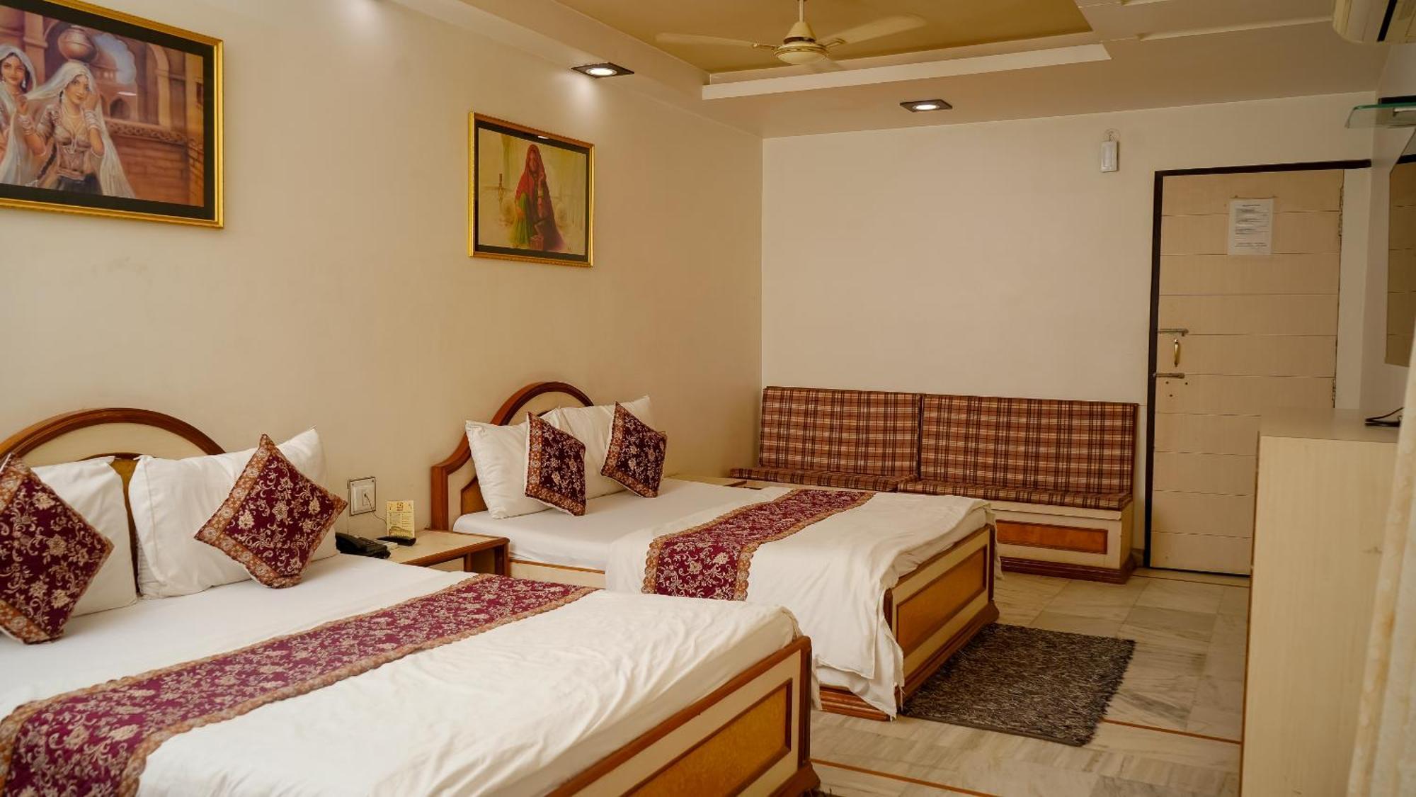 Hotel Ruby Jaipur Buitenkant foto