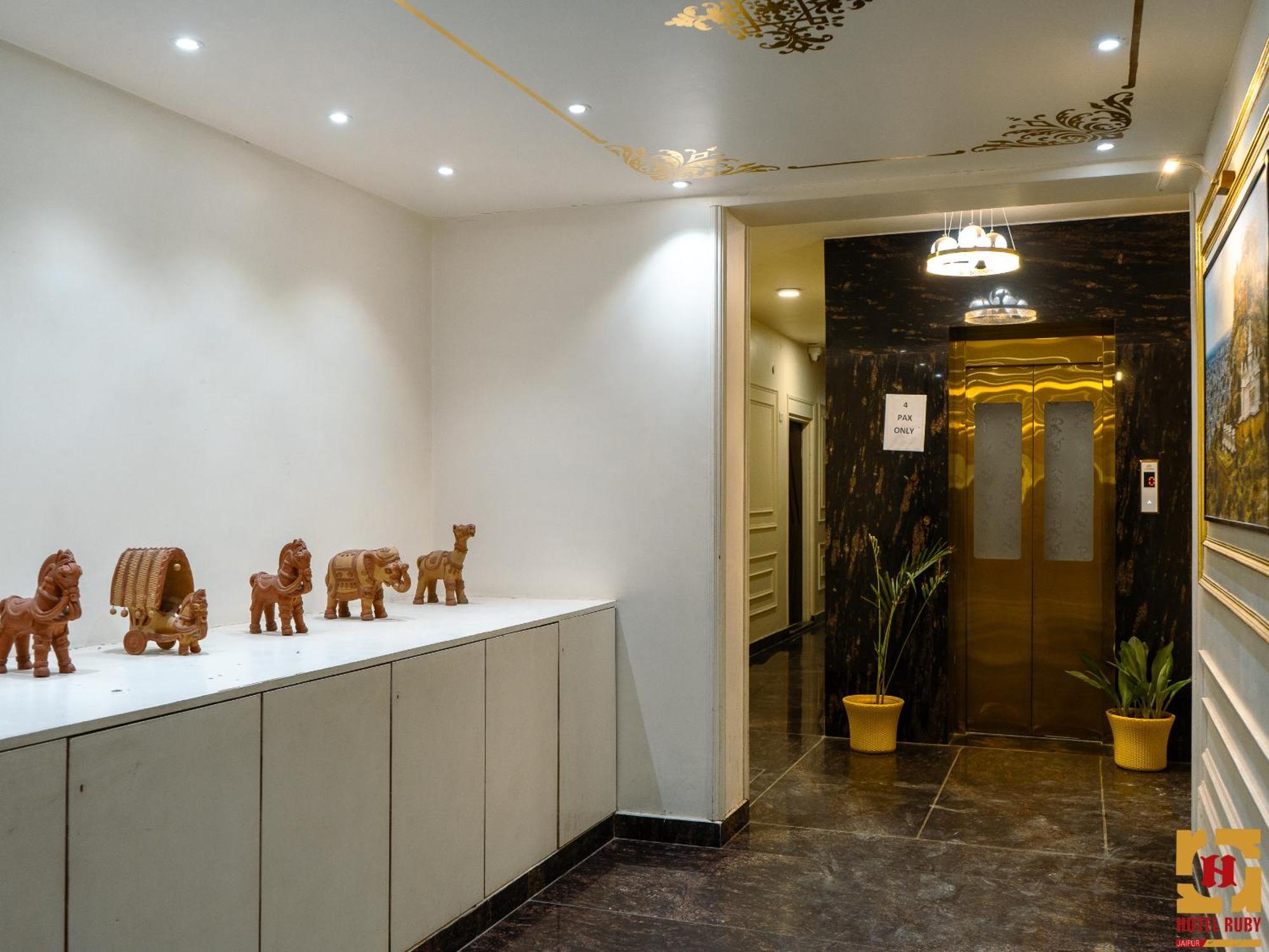 Hotel Ruby Jaipur Buitenkant foto