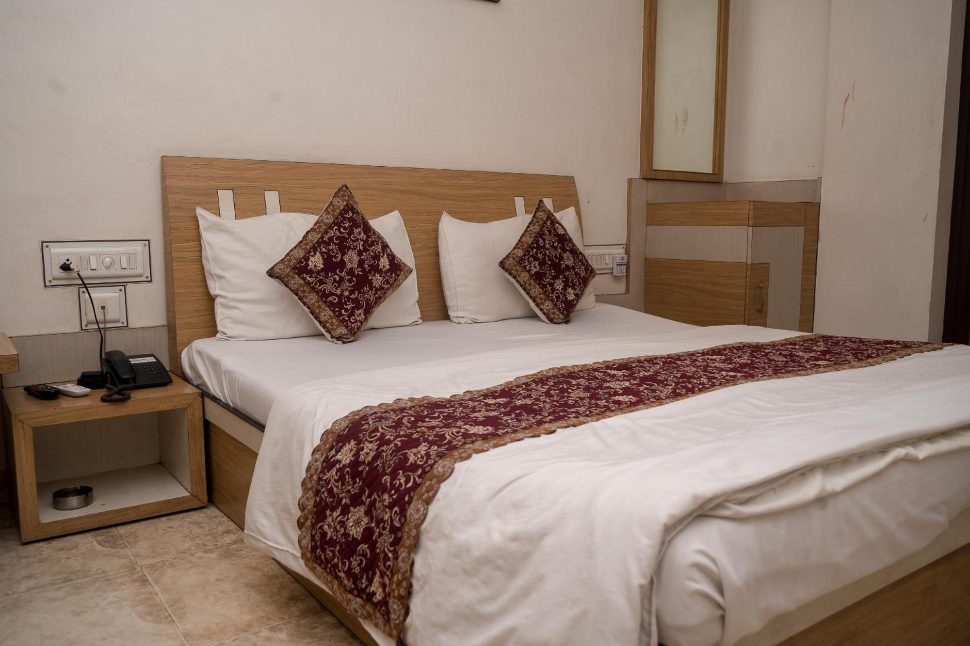 Hotel Ruby Jaipur Buitenkant foto